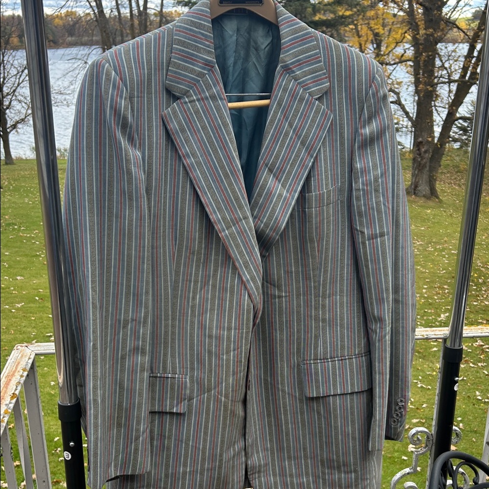 Vintage Botany’s 500 Tailored by Daroff Striped Gray Blazer for Men
